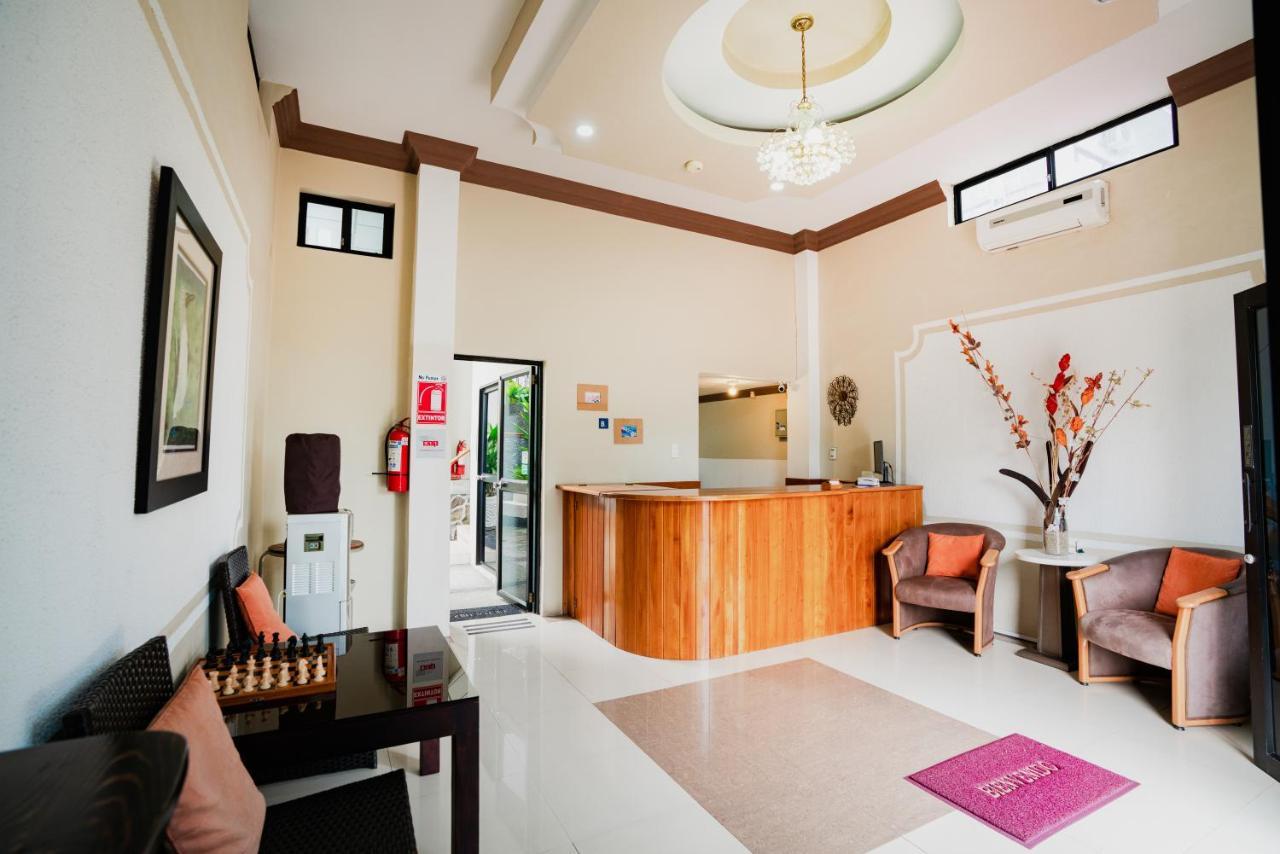 Palace Galapagos Hotel 3*
